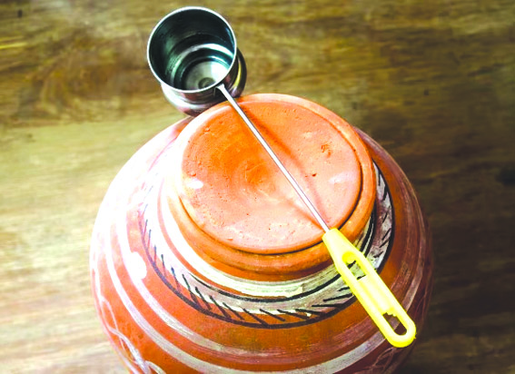 महंगे फिल्टर का बाप है ये प्राकृतिक मटका, बस डालें ये 3 चीजें, निकलेगा अमृत