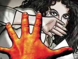 शर्मनाक मामला, एम्बुलेंस में महिला से शर्मनाक हरकत- मरीज फेंका भागा चालक